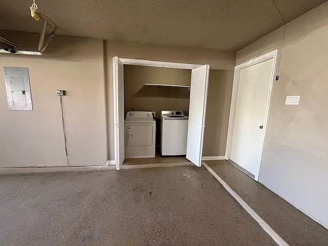1320 Sheila Dr — Photo 5