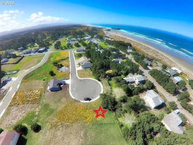 3076 Periwinkle Ln photo 1