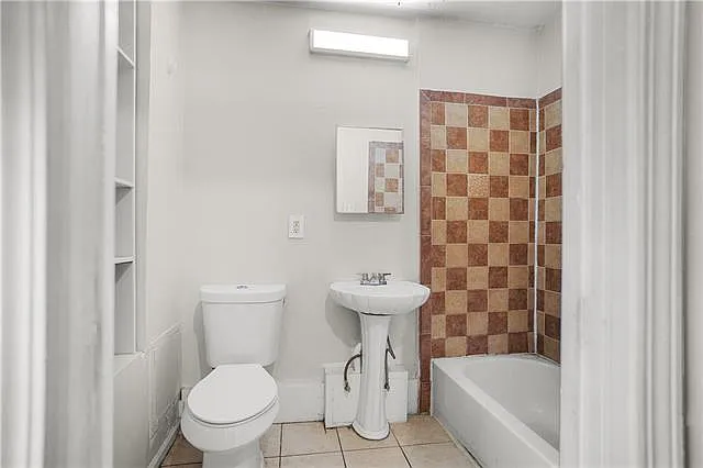 325 S Lopez St #E — Photo 10