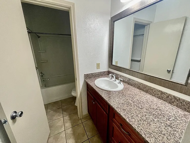 421 W San Antonio St #J1 — Photo 20