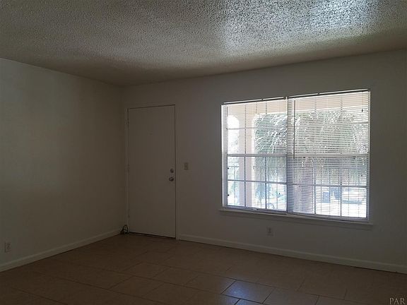 3rd image of 222 W Belmont St APT 207