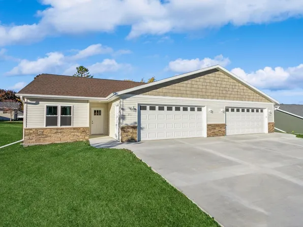 210 Evergreen Ln, Chilton, WI 53014