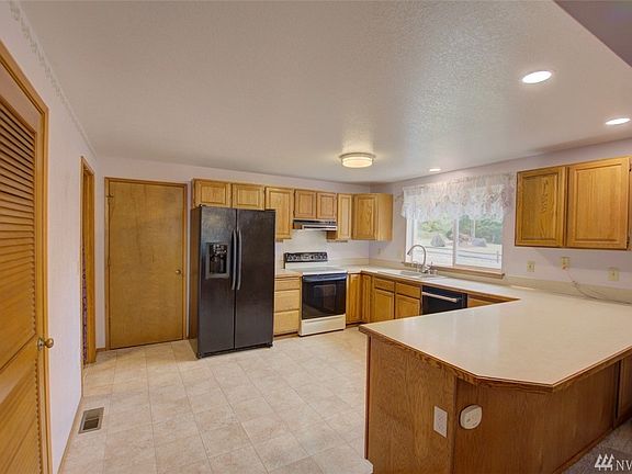 5th image of 1921 Burbank Ave NW