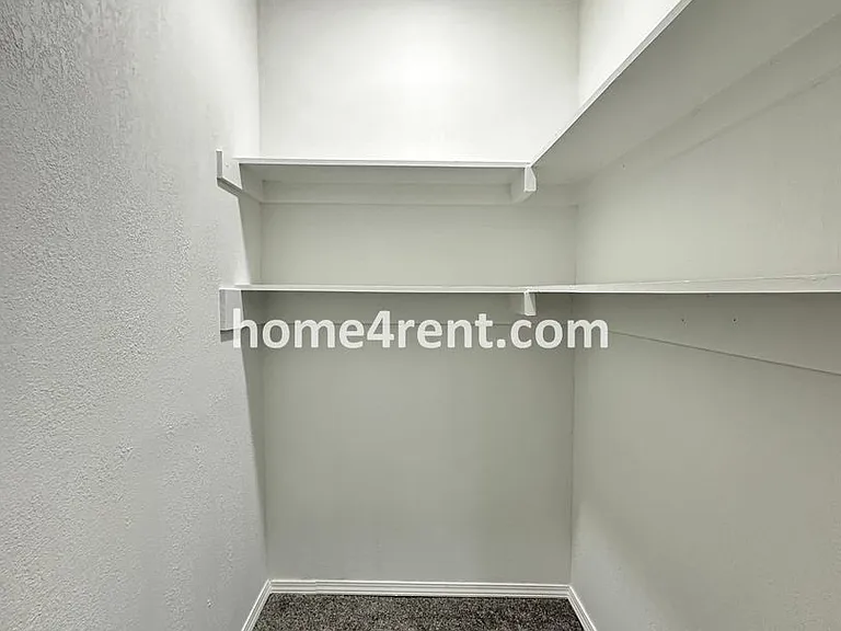 220 N Walnut St — Photo 13