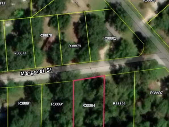 365 Margaret St, Waskom, TX 75692