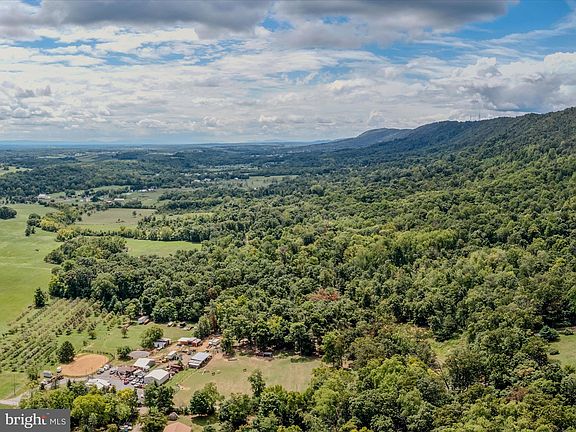 3rd image of Copperhead Ln