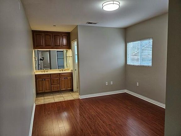 2nd image of 122 S Craig Ave