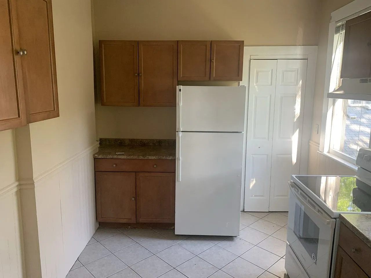 3 bed, 1050 sqft, $1,950 — Photo 2