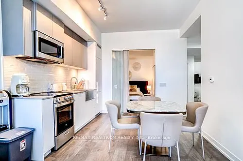270 Dufferin St #Penthouse 17 Photo 1