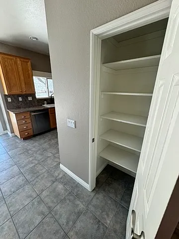 XL pantry