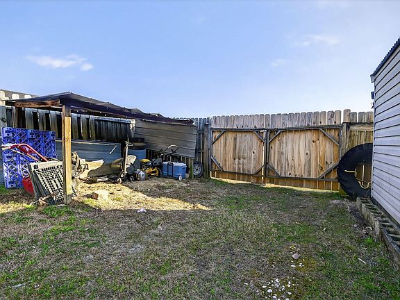 5th image of 2412 Cumberland Way