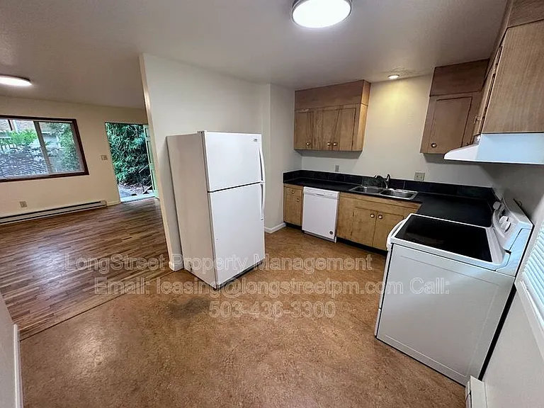 121 SE 30th Pl — Photo 2