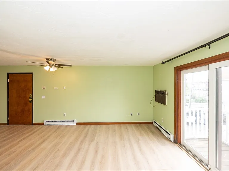 15 Houghton St #9 — Photo 6
