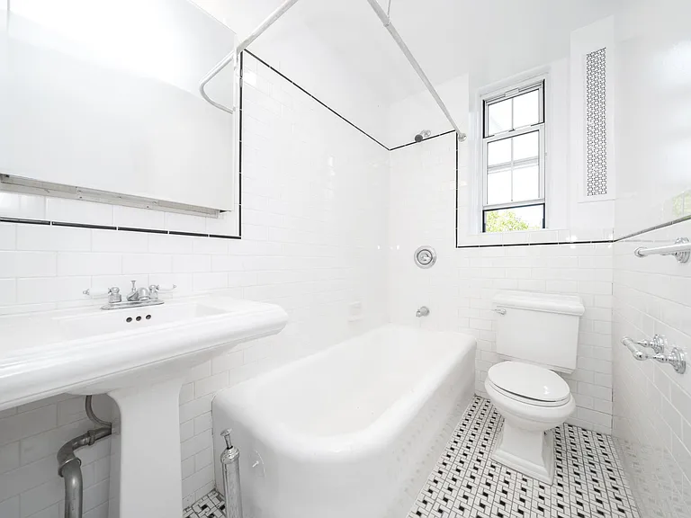 117 W 13th St #66 — Photo 3