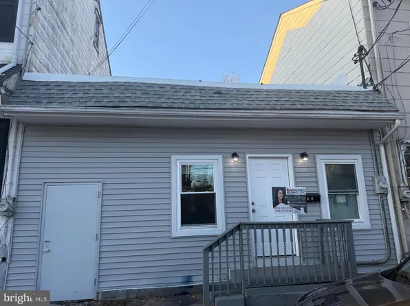 28 Elm St, Trenton, NJ 08611