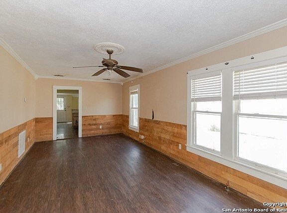 5th image of 506 E BOWIE ST