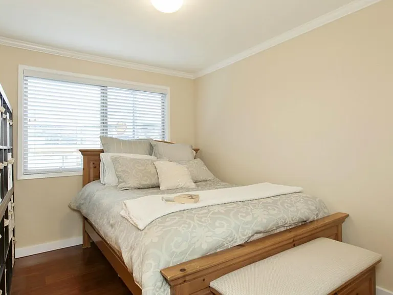 2nd Bedroom (Angle 2)