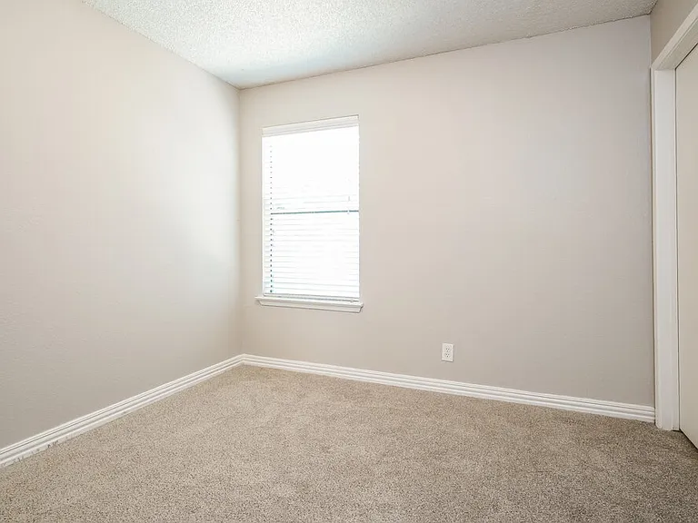 505 Plainview Dr — Photo 14