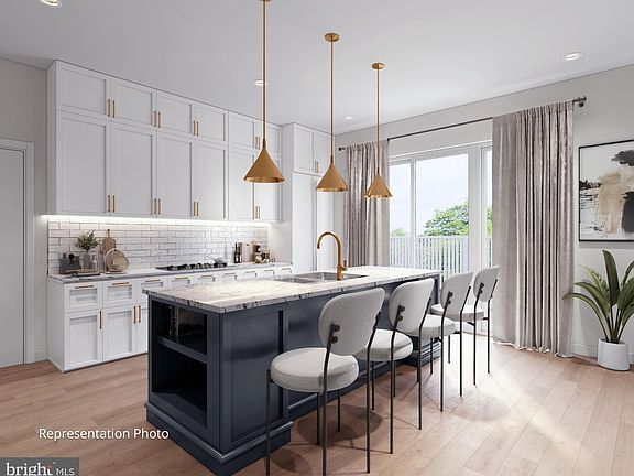 4th image of 117 Blackford Blvd #110