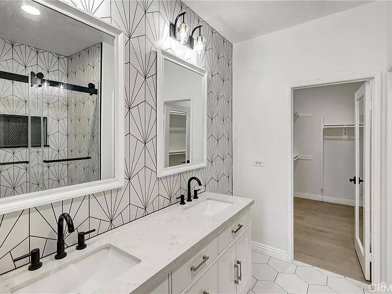 12240 Chantrelle Dr — Photo 32