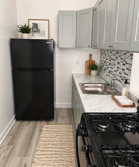 2327 E 70th St #3 — Photo 7