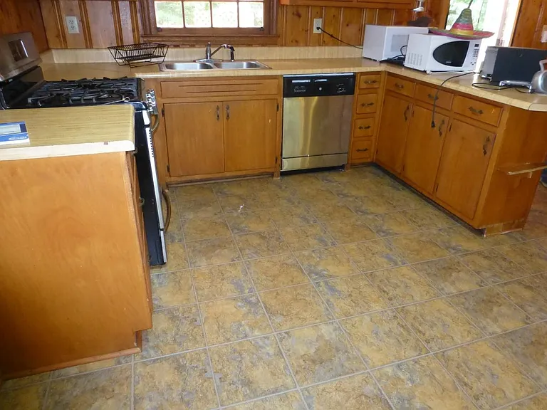 613 Densley Dr — Photo 3