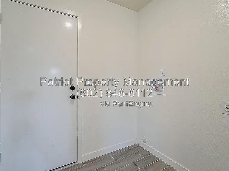 7003 W Sierra St — Photo 30