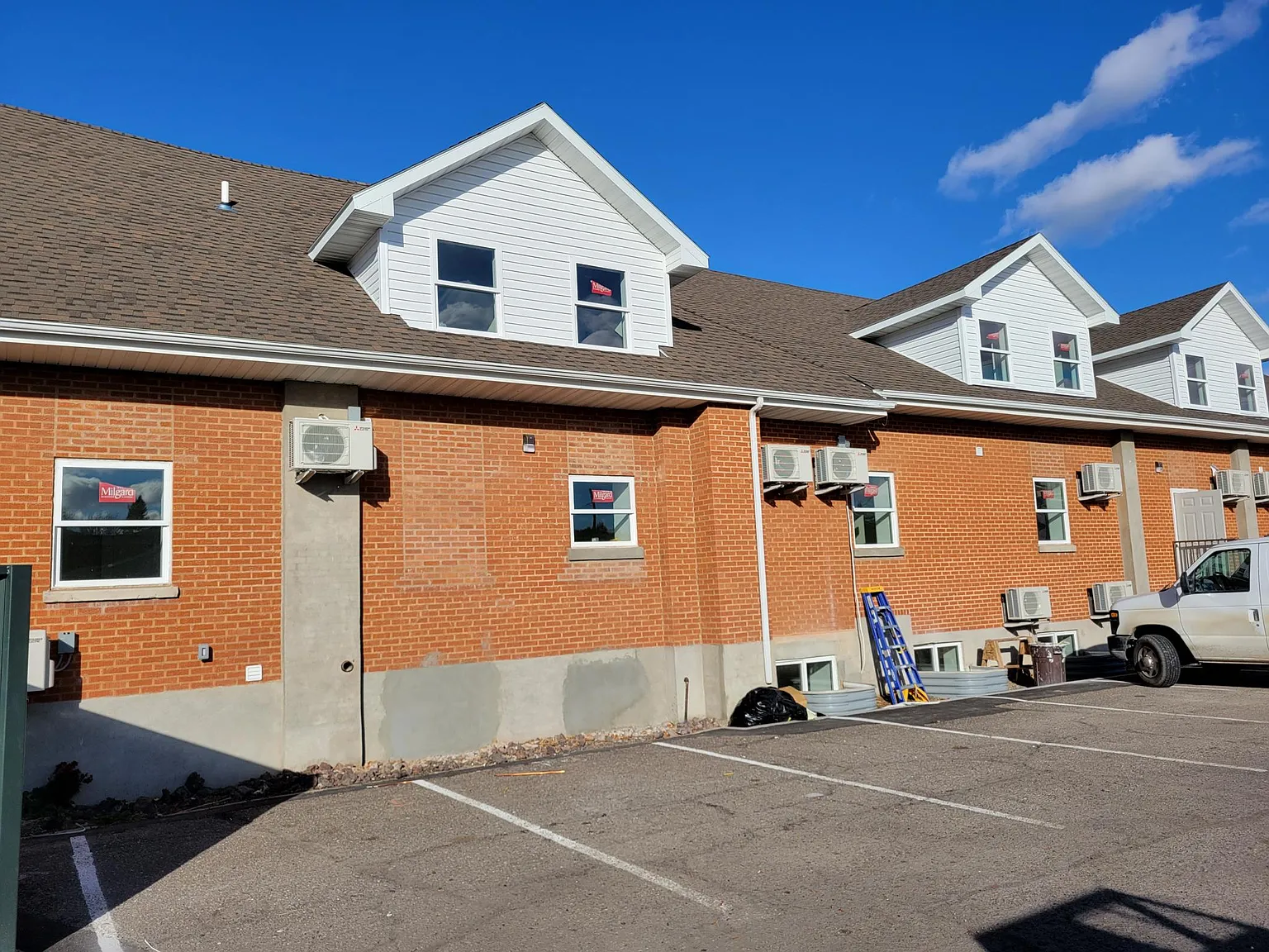 2 bed, 684 sqft, $925 — Photo 2