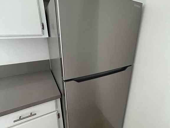 4th image of 836 W Beach Ave APT U
