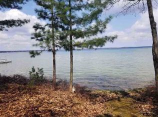 W Higgins Lake Dr, Roscommon, MI 48653