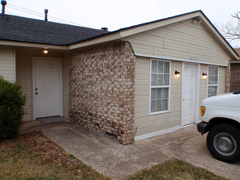 10003 Caton Pl