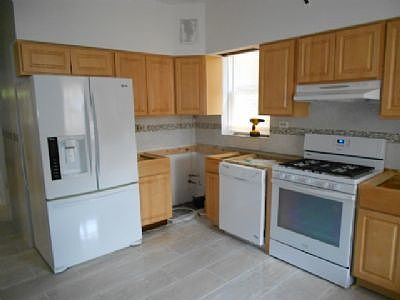3rd image of 3254 N Lawndale Ave APT 2