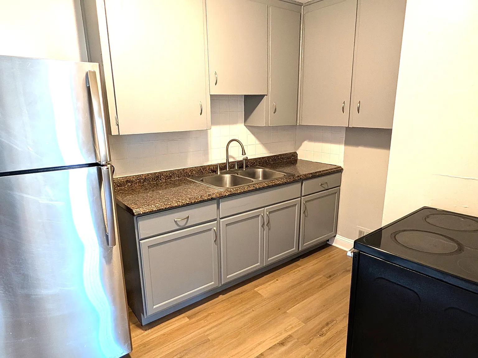 2 bed, 700 sqft, $1,345 — Photo 2