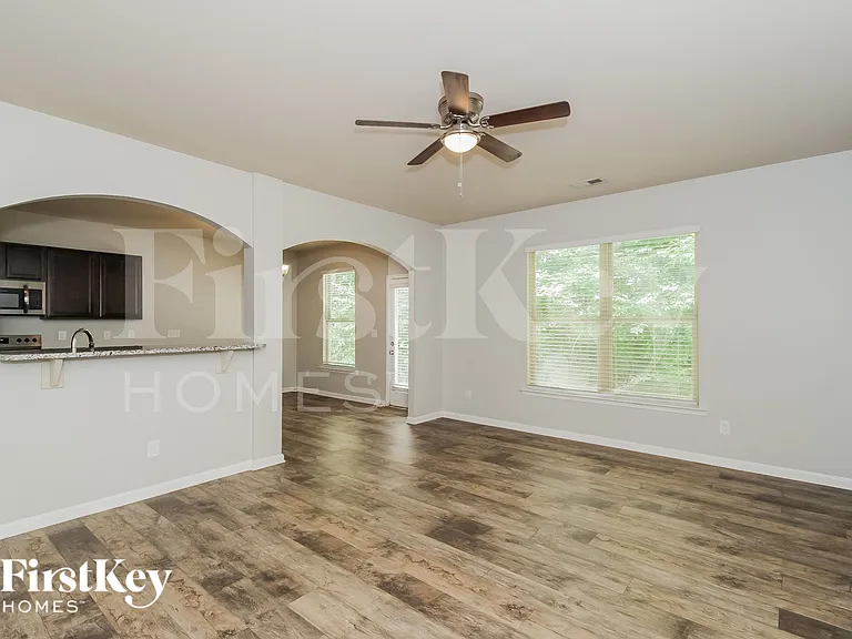 153 Southwind Cir — Photo 3