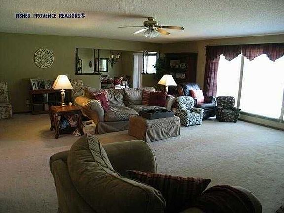 4th image of 1519 S Celia Ln