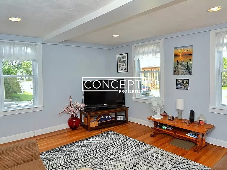 3 Roosevelt Ave #1 — Photo 8