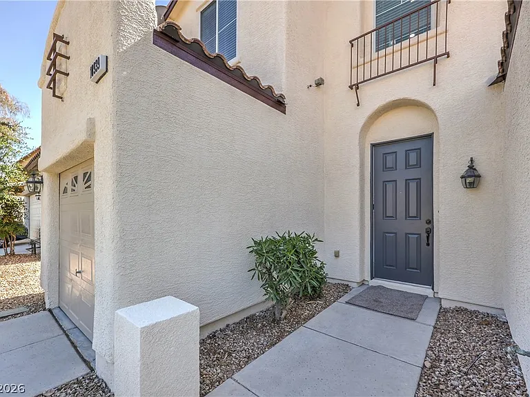 10939 Paradise Rd — Photo 3