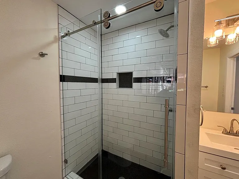 1009 Lawndale Ave — Photo 9