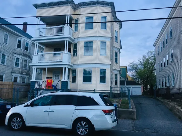 150-152 Andover St, Lawrence, MA 01843