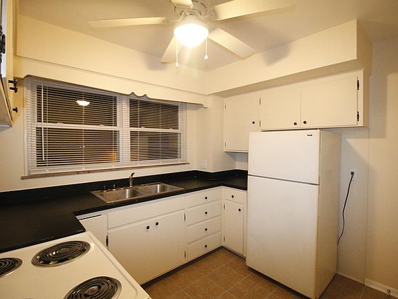4th image of 3112 Grand Ave