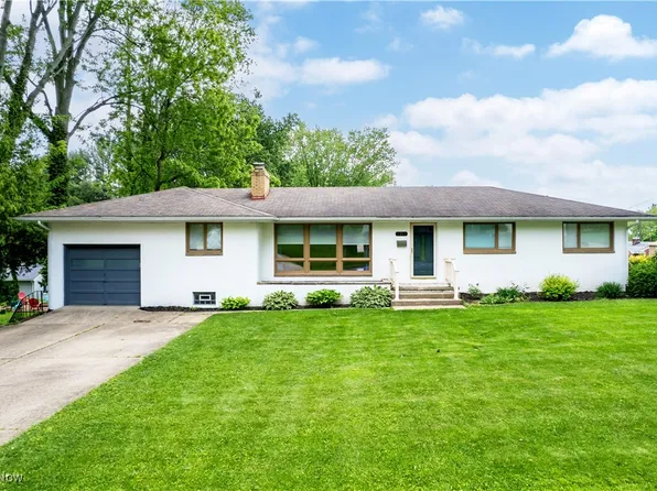 2317 Robinhood Dr, Wooster, OH 44691