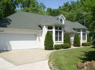 4550 Marathon Heights Ct, Adrian, MI 49221