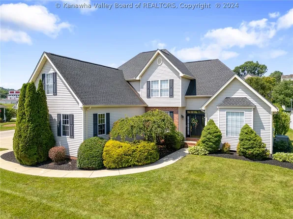 3412 Virginia Ave, Hurricane, WV 25526