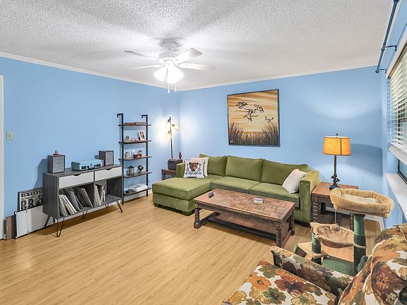 3rd image of 101 Indian Hills St