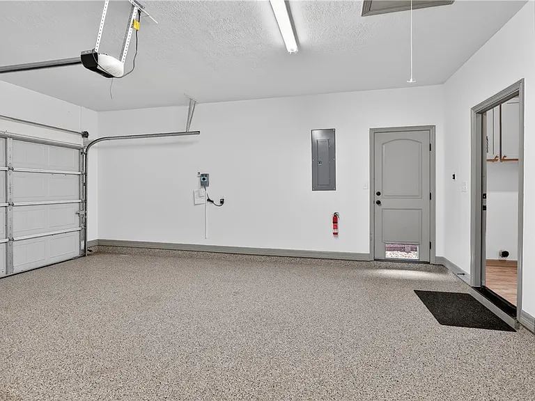 4008 High Creek Ct — Photo 32