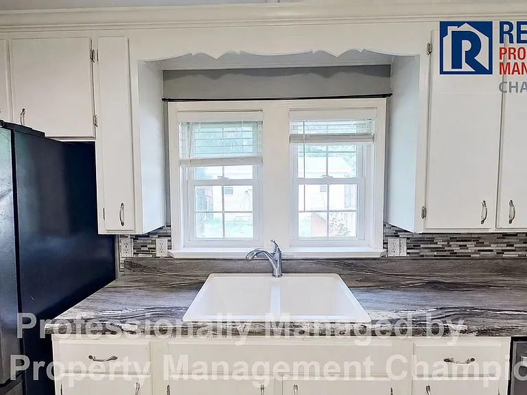 27 East Dr — Photo 10