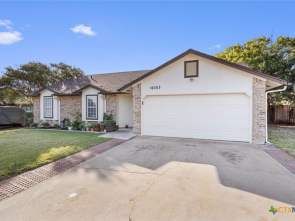3rd image of 16363 Edgemere Dr