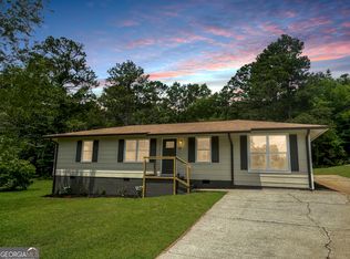 24 Crest Rd, Griffin, GA 30224