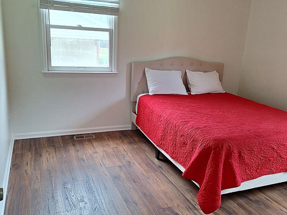 Bedroom, living room or office 10 x 11. Ceiling fan.