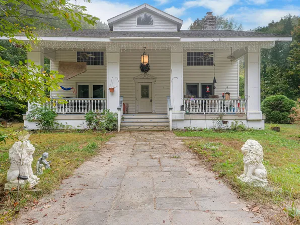 21 Glendale Drive, New Gloucester, ME 04260